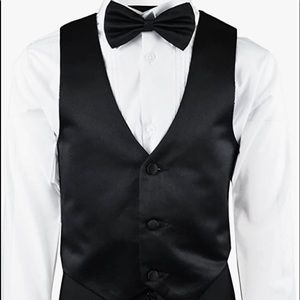Boys size 7 tuxedo dress wear set.